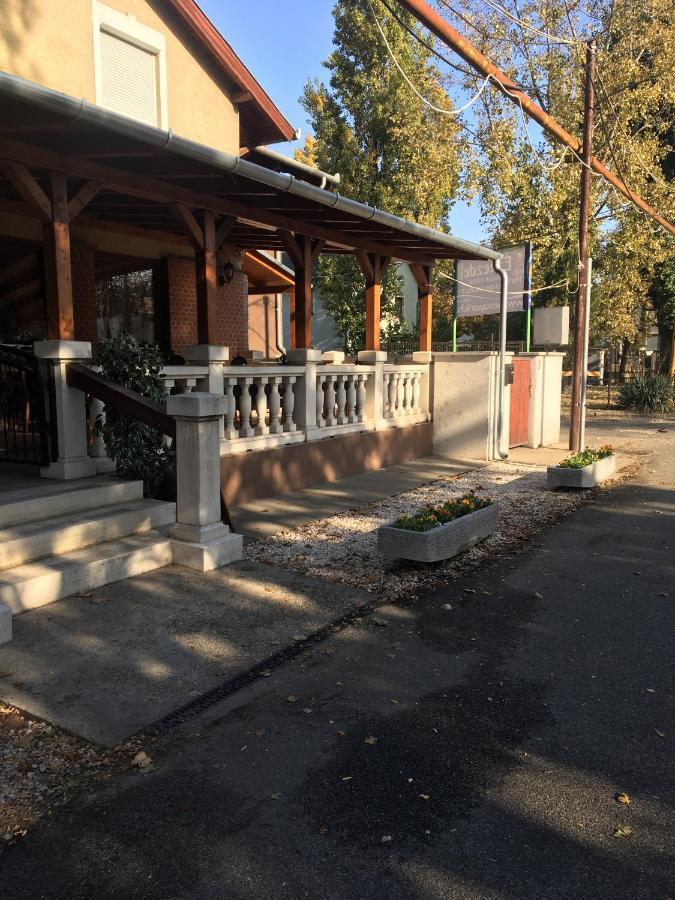 Park Panzio Budapest Bagian luar foto